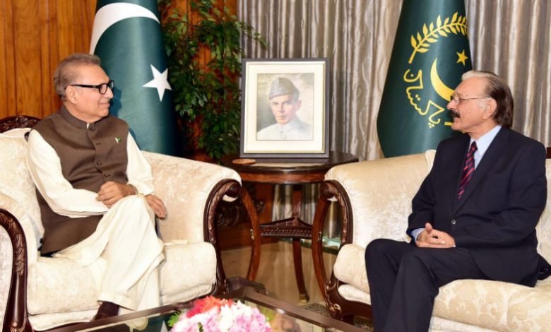 Alvi and Chief COmmisioer