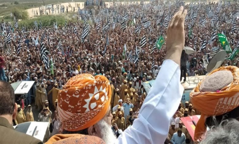 مارچ والوں کو پٹرول نہیں ملے گا، کل اسکولز بھی بند 1 29Azadi Marchh