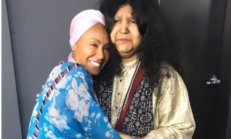 ہالی وڈ اداکارہ نے عابدہ پروین کو’’روحانی ماں‘‘ قرار دیدیا 1 5da4142fc491a 1