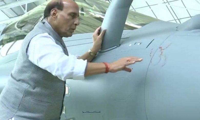 بھارتی وزیر دفاع کی پاکستان کو دھمکی 1 EGW5MQlUUAEA DP