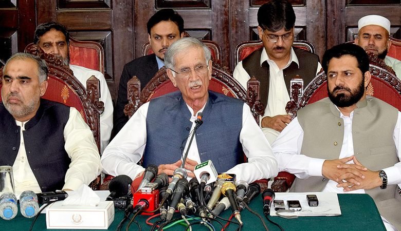 حکومت مولانا سے مذاکرات کی ضد پر اڑ گئی 1 Lead Immage