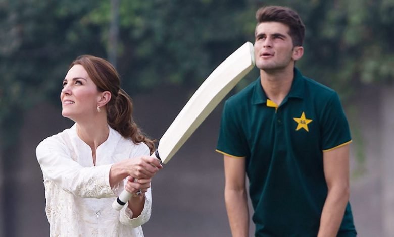 کیٹ مڈلٹن کے ’’دے گھما کے ‘‘ چھکے 1 Madilton 4