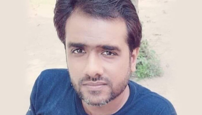 طالبہ کے جھوٹے الزام پر پروفیسر کی خودکشی 1 afzal