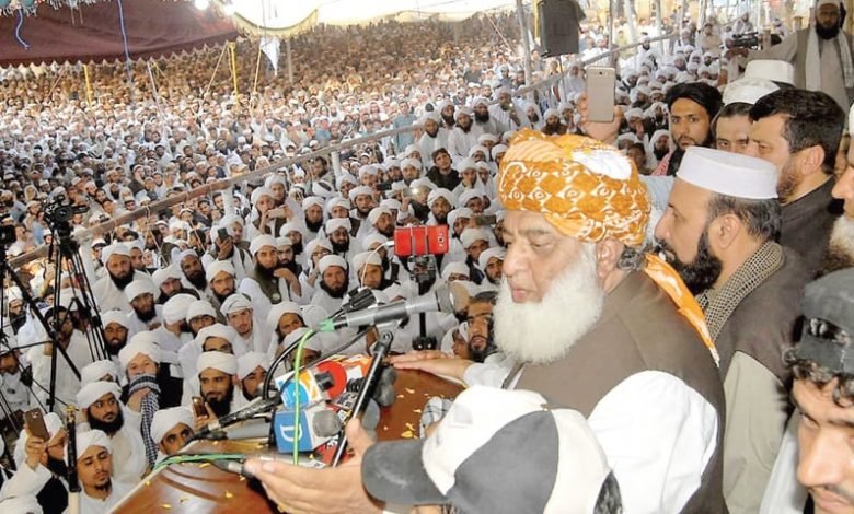 مولانا نے ایک ماہ دھرنا دینے کا پروگرام بنا لیا 1 dharna maulana