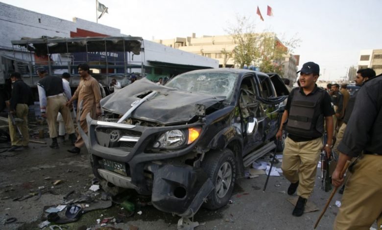 کوئٹہ میں پولیس موبائل کے قریب دھماکہ، ایک اہلکار شہید11 زخمی 1 qta blst