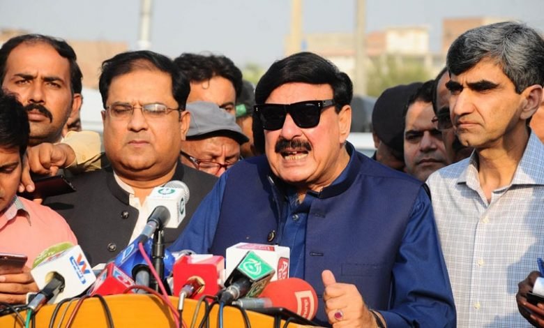 شیخ رشید نے ٹرین سانحے پر غلطی تسلیم کر لی 1 sheikh rasheed 2