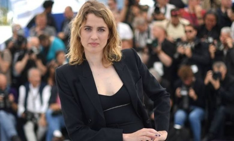 اداکارہ کی ہدایت کار کے خلاف جنسی ہراساں کرنے کی شکایت 1 Ideal Henal