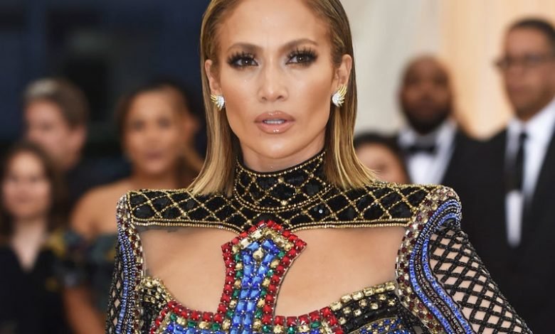 ڈائریکٹر نے کمرے میں ’برہنہ‘ ہونے کا کہا، جینیفر لوپیز 1 Lopezz