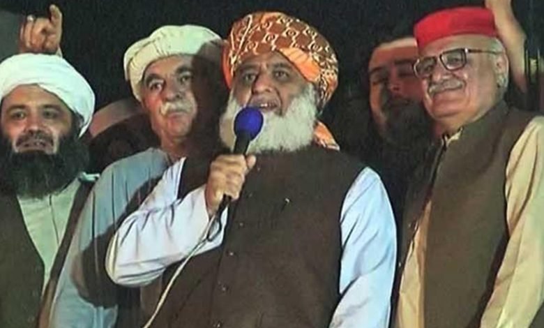 اب رٹ ہمارے ہاتھ میں ہے، ملک ہم چلائیں گے 1 mau21