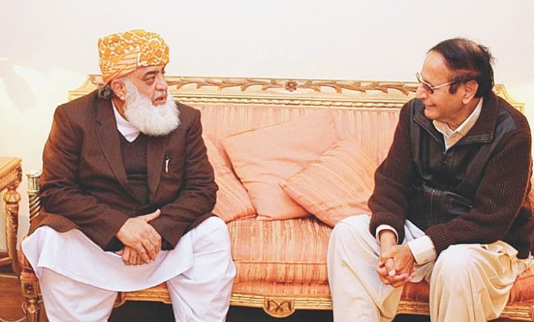 مولانا کو میلہ لوٹنے پر مبارکباد دیتا ہوں 1 maulana and shujat