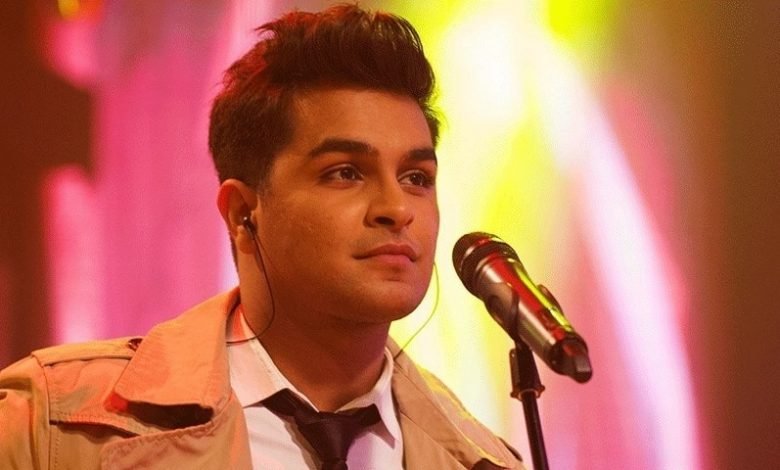 During the concert someone threw a shoe on singer Asim Azhar