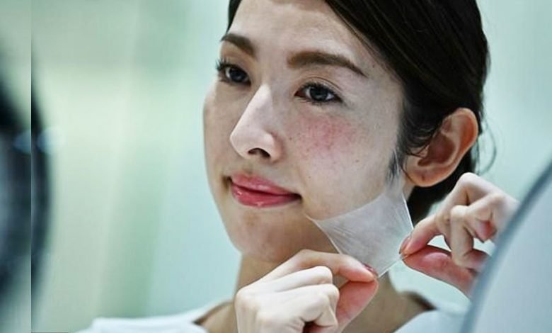 جاپانی کمپنی نے چہرے کا ماسک بنانے والا اسپرے تیار کرلیا 1 Mask