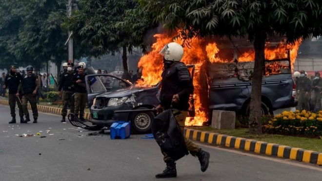 حملہ آور وکلا کیخلاف دہشتگردی کے مقدمات درج 1 lawyer 1