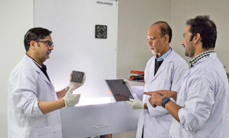 یو ای ٹی پشاور نے کم لاگت والے سولر پینلز تیار کرلیے 1 606c0934167b1