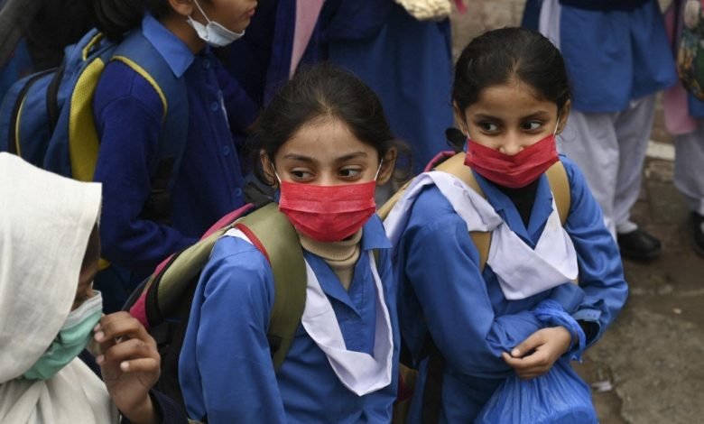 کورونا وائرس، تعلیمی اداروں میں چھٹیوں اور امتحانات کے شیڈول کا فیصلہ آج 1 000 8vu8fh