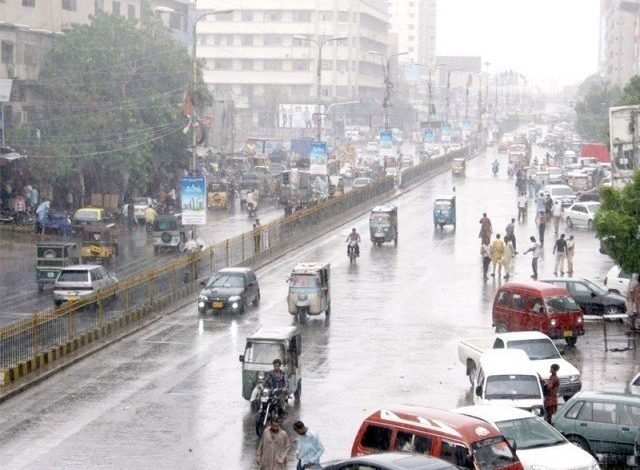 کراچی میں گردو غبار کا طوفان اور بارش، 5 افراد جاں بحق 1 2179299 raininkarachippix 1621338768 587 640x480 1