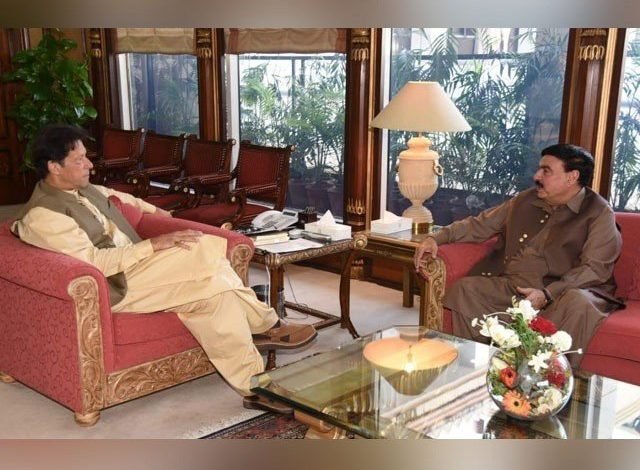 سندھ میں امن و امان : وزیراعظم کی شیخ رشید کو دورے کی ہدایت 1 2182158 imrankhanandshaikhrasheed 1621955622 678 640x480 1