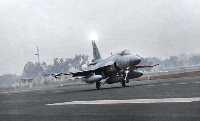 پاکستان نے 3 جے ایف-17 تھنڈر طیارے نائیجیریا کے حوالے کر دیے 1 60a79bf41cb61
