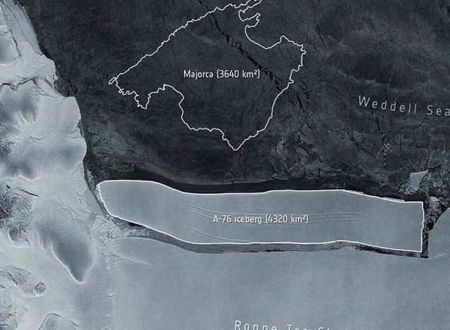 The world's largest avalanche has broken away from the Antarctic
