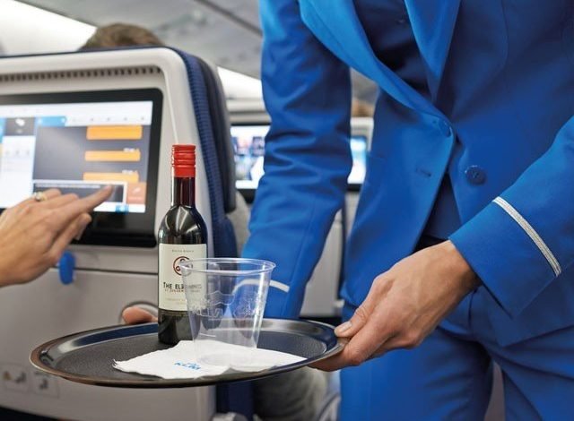 The American airline stopped supplying alcohol to passengers during the flight