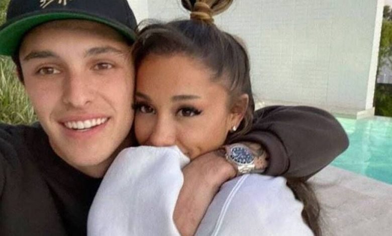 Singer Ariana Grande tied the knot
