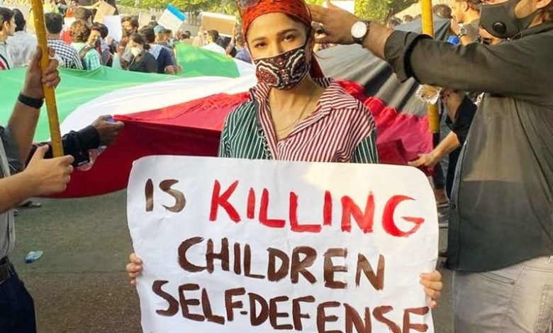 فلسطین کے حق میں شوبز شخصیات کی کراچی میں ریلی 1 Showbiz personalities rally in favor of Palestine in Karachi