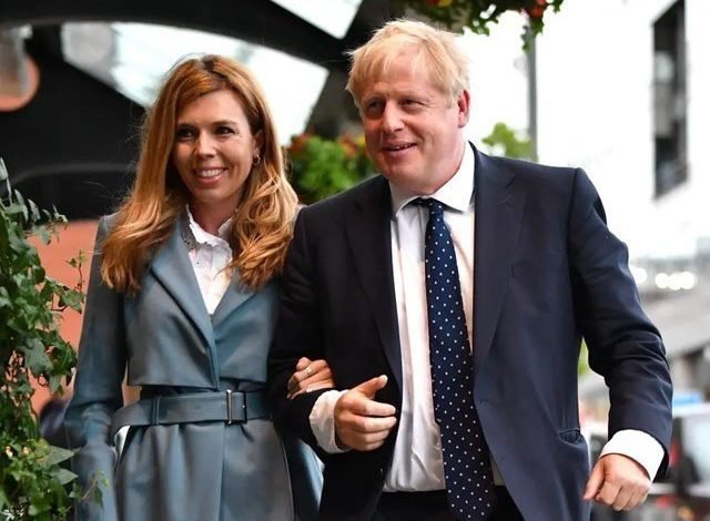 برطانوی وزیراعظم کا باپ بننے کے بعد منگیتر سے شادی کا فیصلہ 1 British PM decides to marry fianc after becoming father