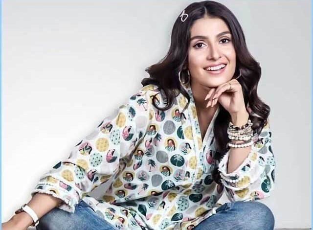 Aiza Khan also joined Tik Tak