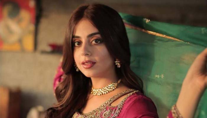 یشما گِل کی اپنی نانی کے ساتھ دلچسپ ویڈیو مقبول 1 Interesting video of Yashma Gill with her grandmother popular