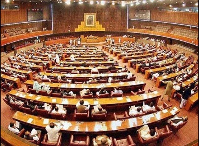 The hard work of the speaker brought color; The session of the National Assembly continues with understanding