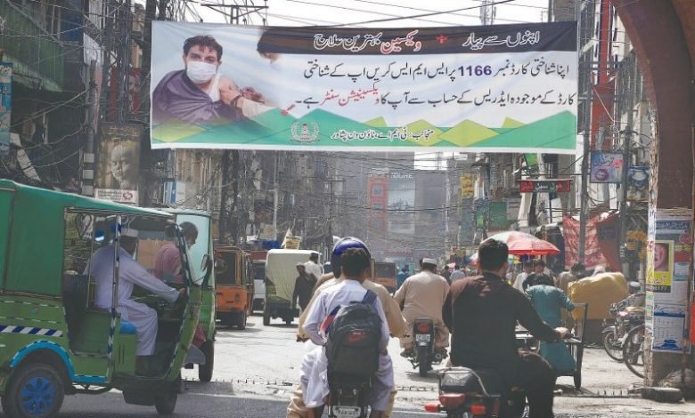 کورونا کیسز کی تعداد دو ماہ میں 65 فیصد کمی ہوگئی 1 The number of corona cases dropped by 65% in two months