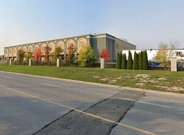 کینیڈا کی مسجد میں زبردستی داخلے کی کوشش 2 افراد گرفتار 1 Two arrested for trying to break into Canadian mosque