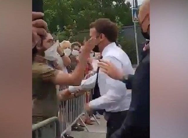 فرانسیسی صدر کو تھپڑ مارنے والے نوجوان کو 4 ماہ قید 1 French president jailed for four months