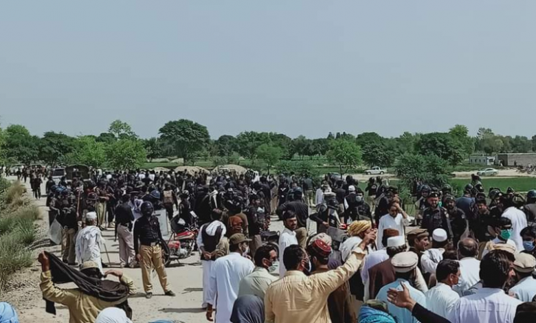 Clashes between Jani Khel tribesmen and police marching towards Islamabad