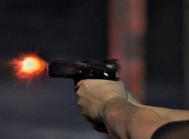 خواتین ٹیچرز کی گاڑی پر فائرنگ، 4 زخمی 1 4 injured in firing on female teachers' vehicle