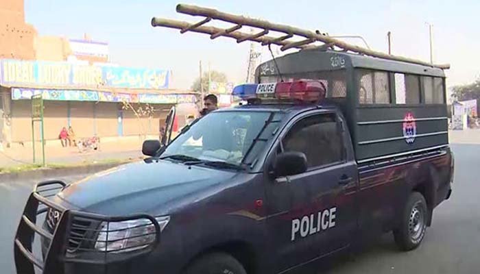Police raid to arrest Mufti Aziz involved in student abuse