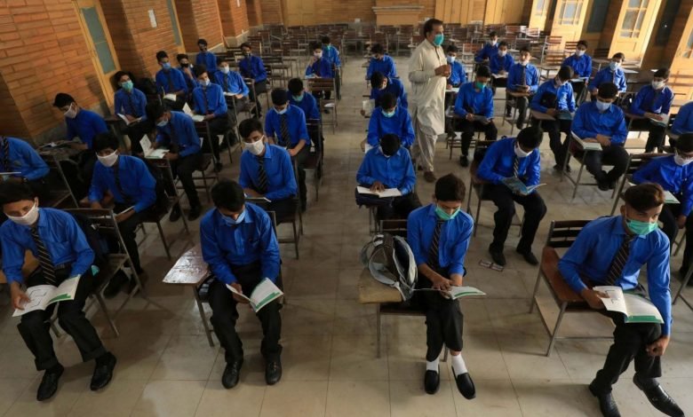 Decision to promote a student who fails in elective subjects