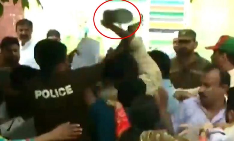 کنٹونمنٹ بورڈ انتخابات، ہاتھا پائی ، جھگڑے، دو جعلی ایجنسٹس گرفتار 1 Fight Election