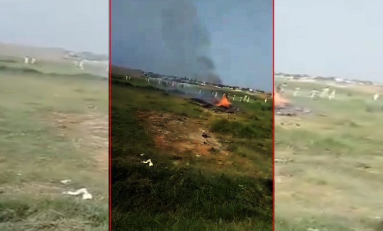 پاک فضائیہ کا تربیتی طیارہ خیبر پی کے میں گر کر تباہ 1 Jet Destroy
