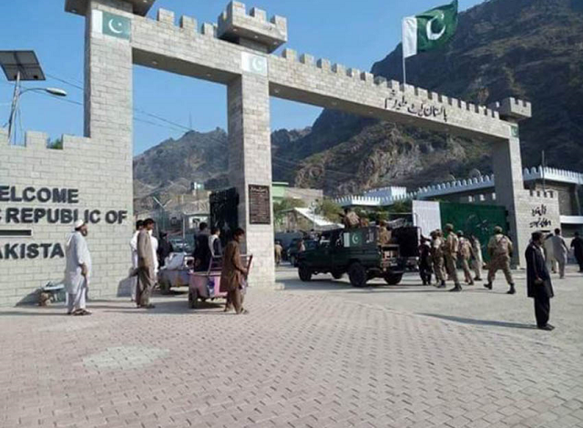 طورخم بارڈر آمدو رفت کیلئے بحال ، طالبان کابگرام جیل پر بھی کنٹرول 1 Turkham