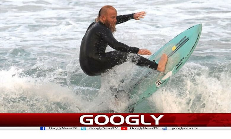 آسٹریلوی شہری نے طویل ترین سرفنگ سیشن کا عالمی ریکارڈ توڑدیا 1 World Record News in Urdu