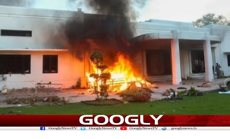 Atta-ul-Haq Qasmi Columns in Urdu