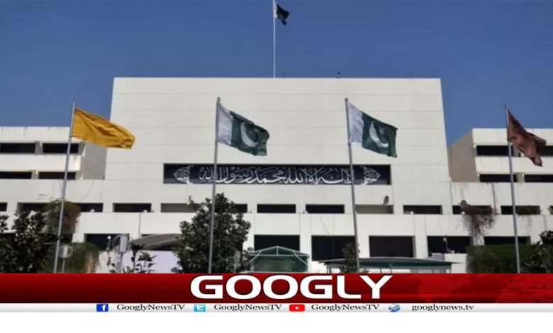 Asma Shirazi Columns in Urdu