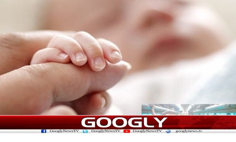 مصر کی تیز رفتار ٹرین میں بچی کی پیدائش 1 girl