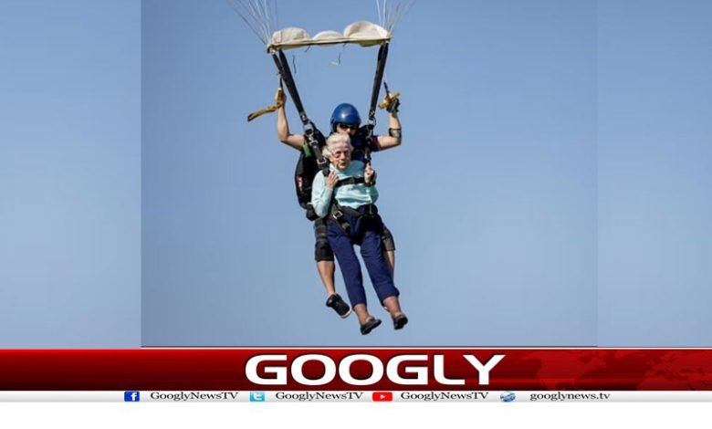 World Oldest Female Skydiver News Urdu