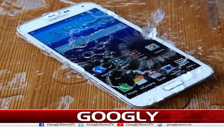 ایپل، سیم سنگ نے گیلے فون کو خشک کرنے کی دلچسپ تجاویز بتا دیں 1 Samsung
