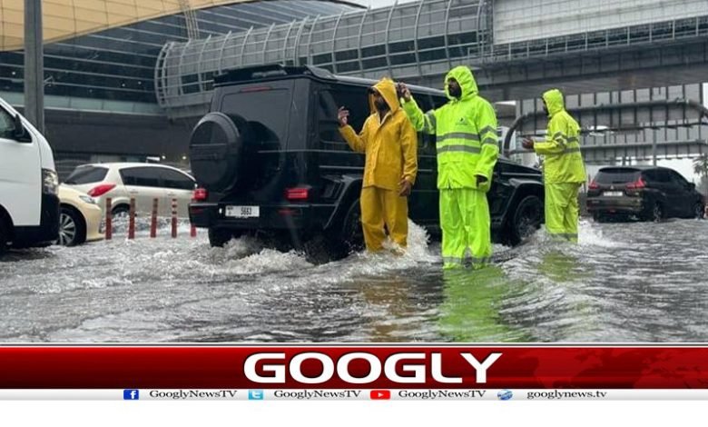 دبئی میں بارش سے نظام زندگی مفلوج، مزید بارشوں کی پیش گوئی 1 rain 4