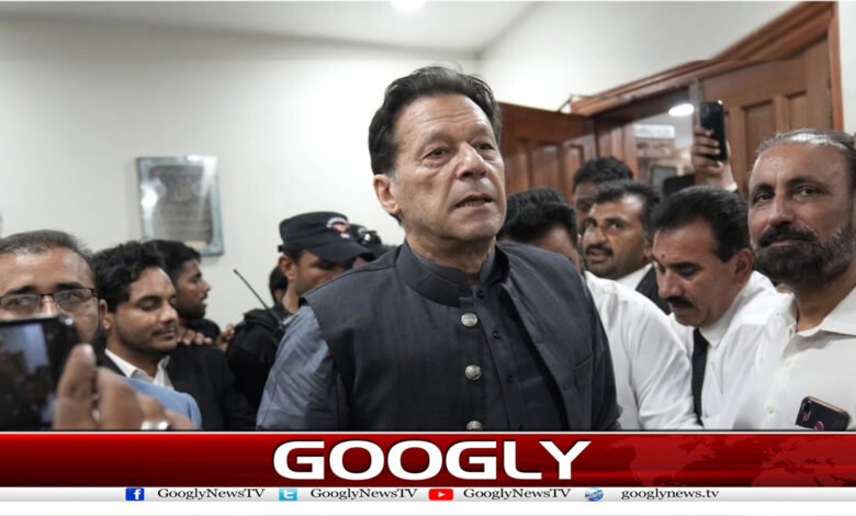 عمران خان نے پارٹی رہنماؤں کو احتجاج کےلیے تیار رہنے کا حکم دے دیا 1 2 عمران خان نے پارٹی رہنماؤں کو احتجاج کےلیے تیار رہنے کا حکم دے دیا