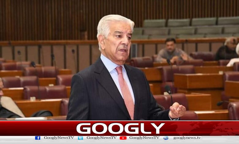 اگر پارلیمنٹ میں ریڈ لائن کراس ہوئی تو جلسے میں بھی کئی ریڈ لائنیں کراس ہوئیں :  خواجہ آصف - If the red line was crossed in the parliament, many red lines were also crossed in the jalsa: Khawaja Asif