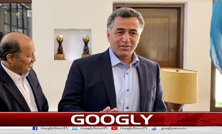 Former DG ISI chief Lt. Gen. Faiz Hameed (R) has been formally charged.